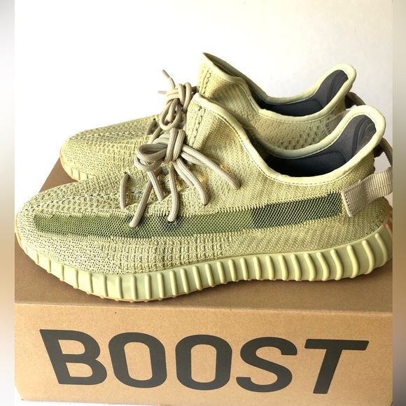 Yeezy Boost 350 V2 Men’s Sneakers Size 12 Sulfur FY5346 - Picture 1 of 9